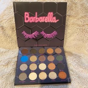 ✨HP✨BEE Beauty Barbarella 20 pan eyeshadow palette